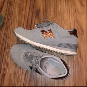 NEW BALANCE TENNIS SHOES